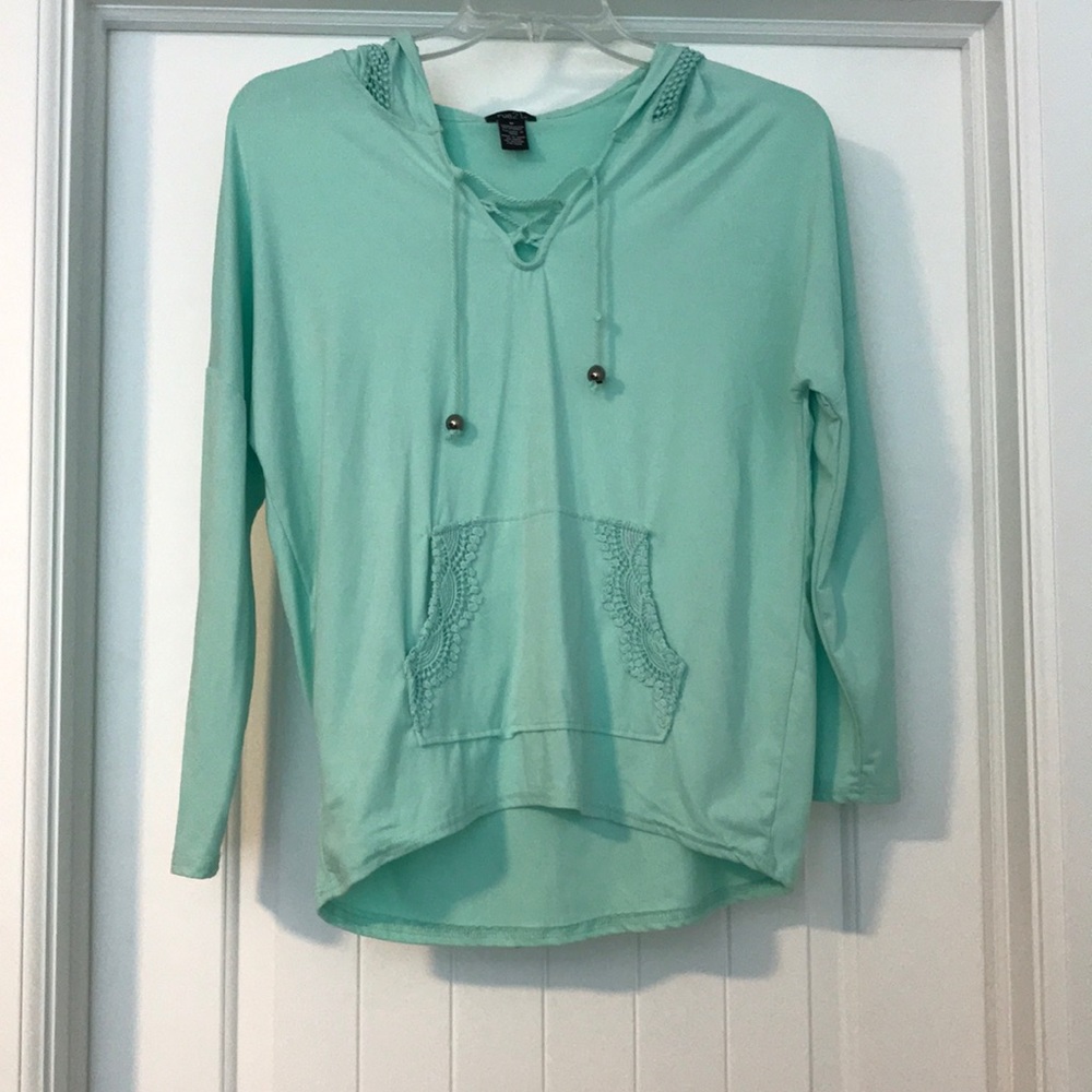 Hoodie/ sweatshirt. Color: mint